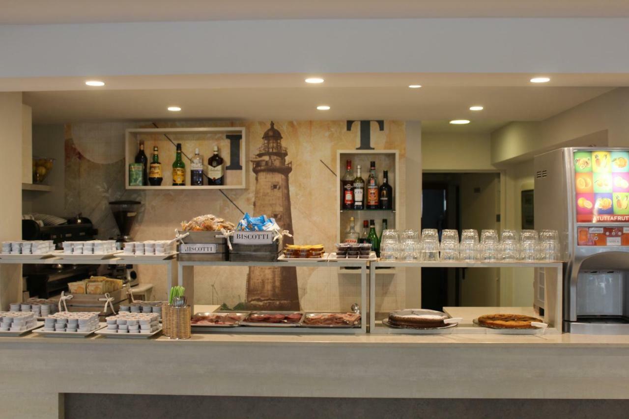 Hotel Mauri Marebello Екстер'єр фото