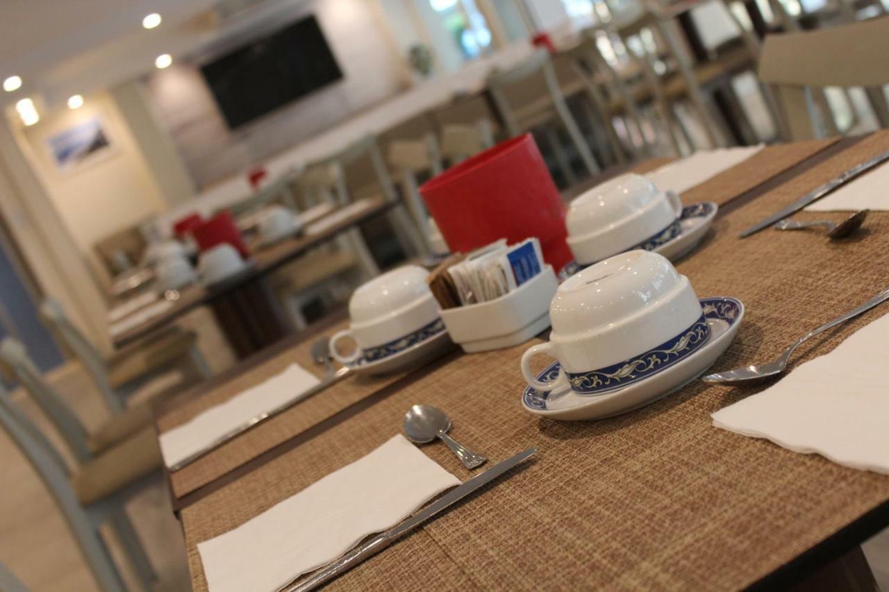 Hotel Mauri Marebello Екстер'єр фото